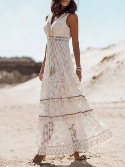 Liora – Bohemian Maxi Dress with Lace and Elegant Flare Sleeves
