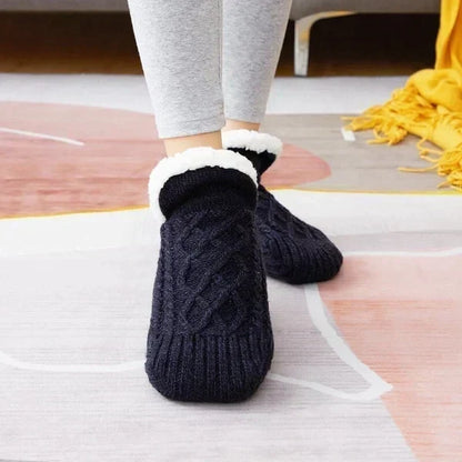 2 pairs of women's yoga socks