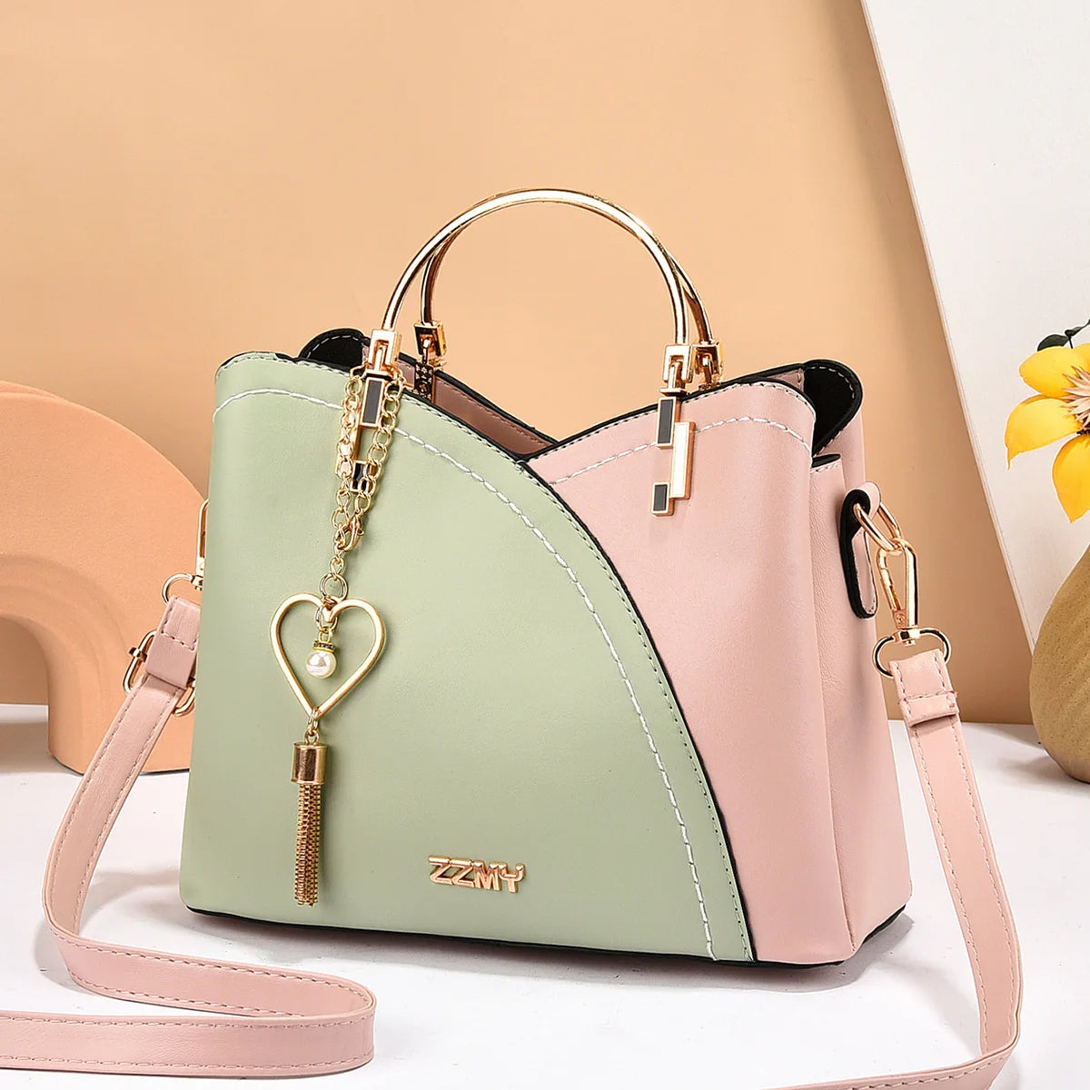 Selene – Large Retro Women's Handbag with Contrast Colour and Plenty of Storage
