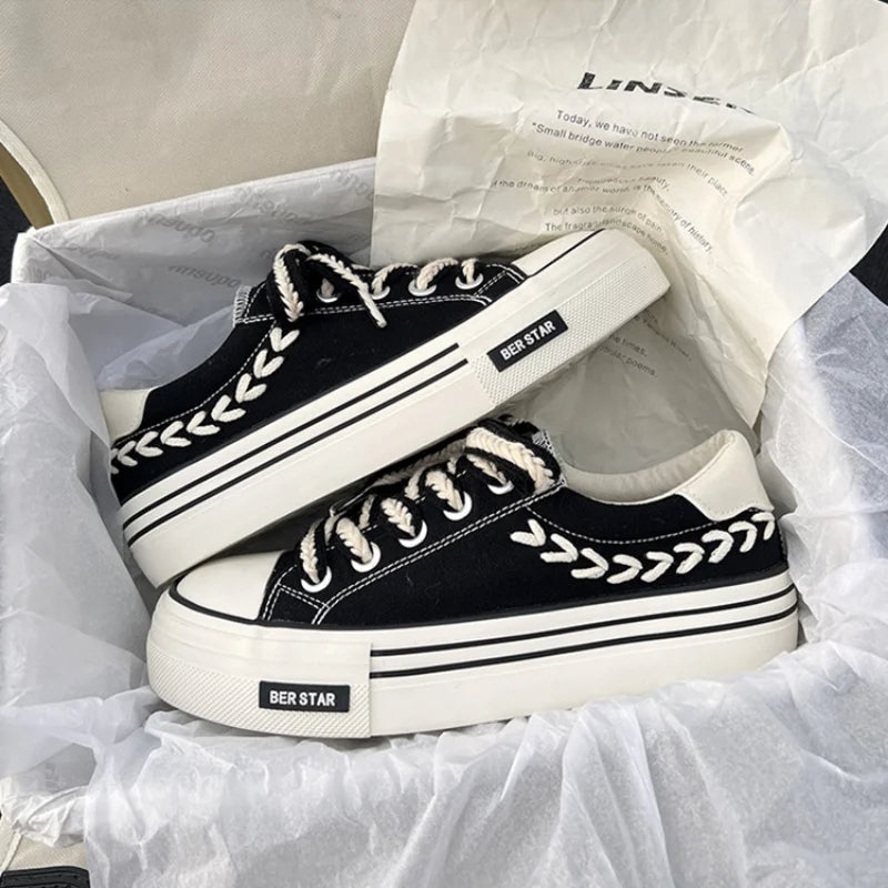 Serenity – Trendy Platform Canvas Sneakers with Elevated Sole