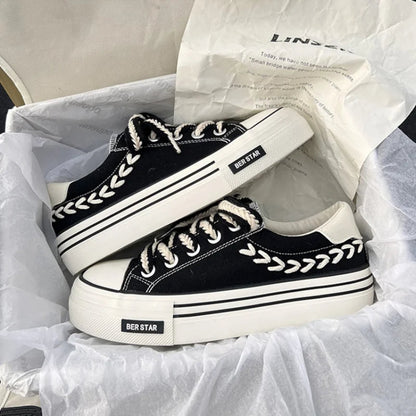 Serenity – Trendy Platform Canvas Sneakers with Elevated Sole
