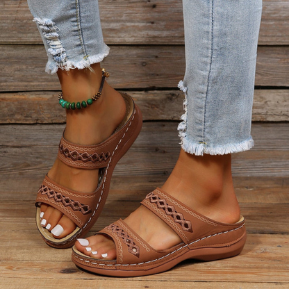 Summer sandals with double strap for women