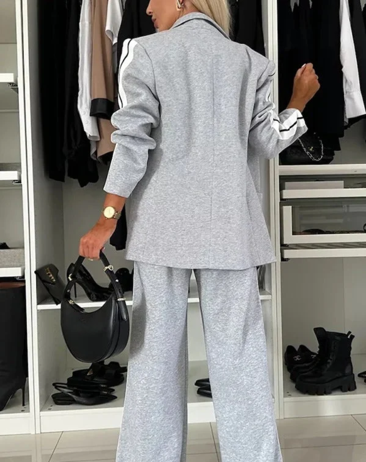 Comfortable Ladies Blazer Set with Wide Trousers and Stripes