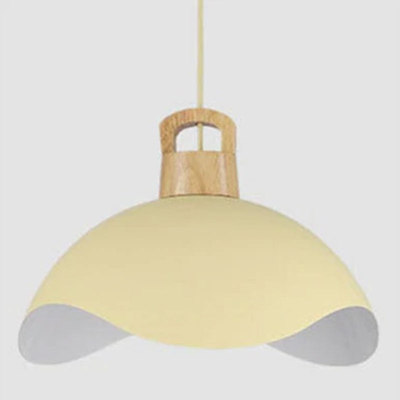 Vintage-tyylinen musta metallinen riippuvalaisin