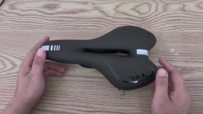 Pohodlné cyklistické sedlo s ergonomickým a prodyšným designem