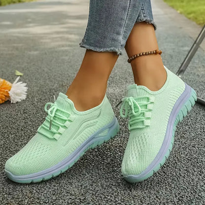 Low-top sneaker with breathable mesh