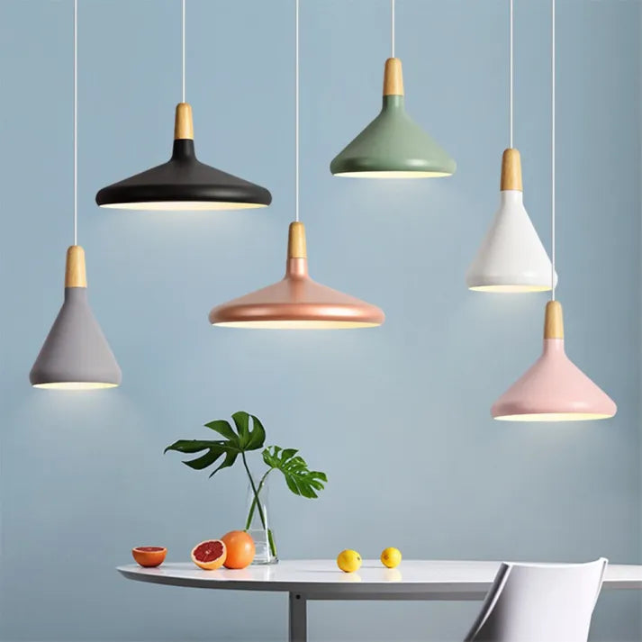 Kuželové kovové závěsné svítidlo Macaron - minimalistické a stylové
