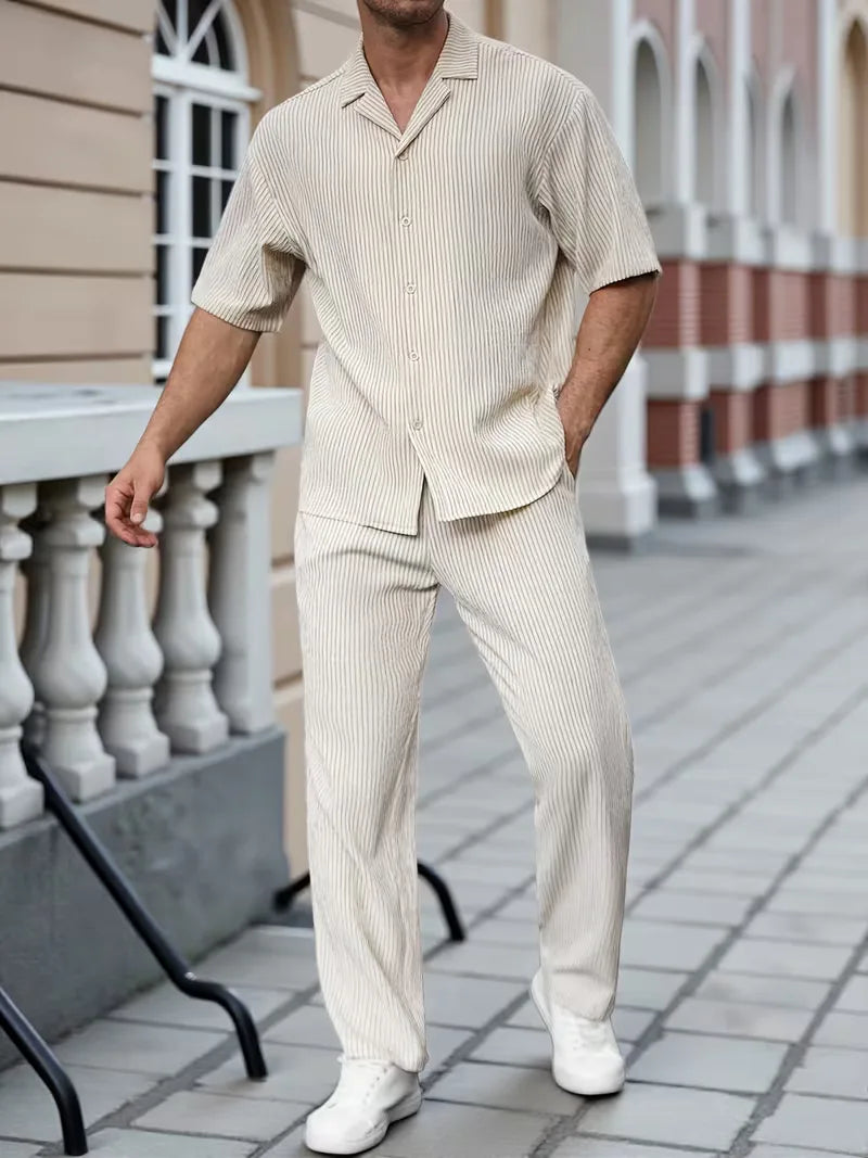 Ensemble de vêtements d'été avec col en V