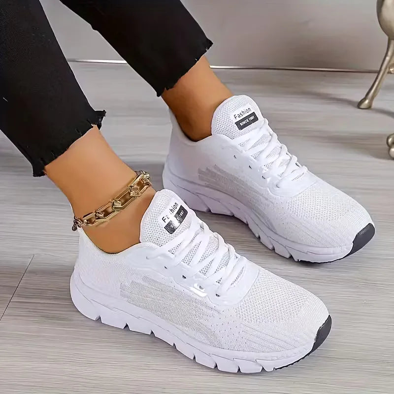 Low sneaker with mesh upper