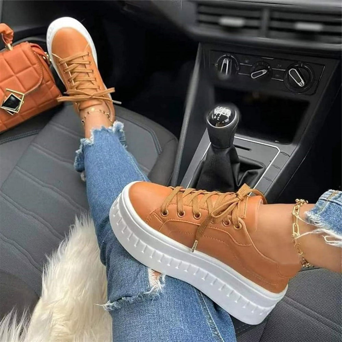 Sneakers met laag plateau en dikke zool voor dames