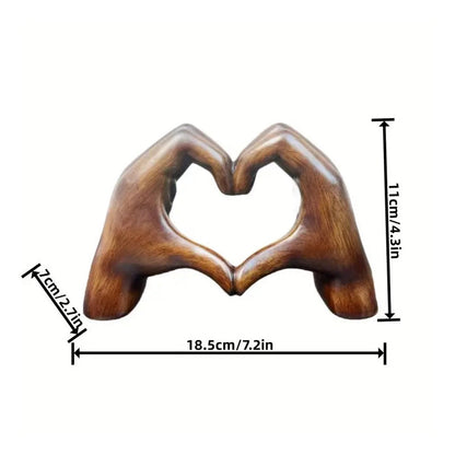 Scultura a forma di cuore: arte moderna dal tocco romantico