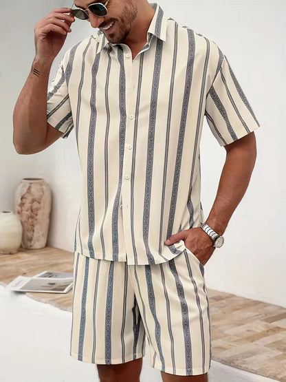 Chemise à manches courtes avec short