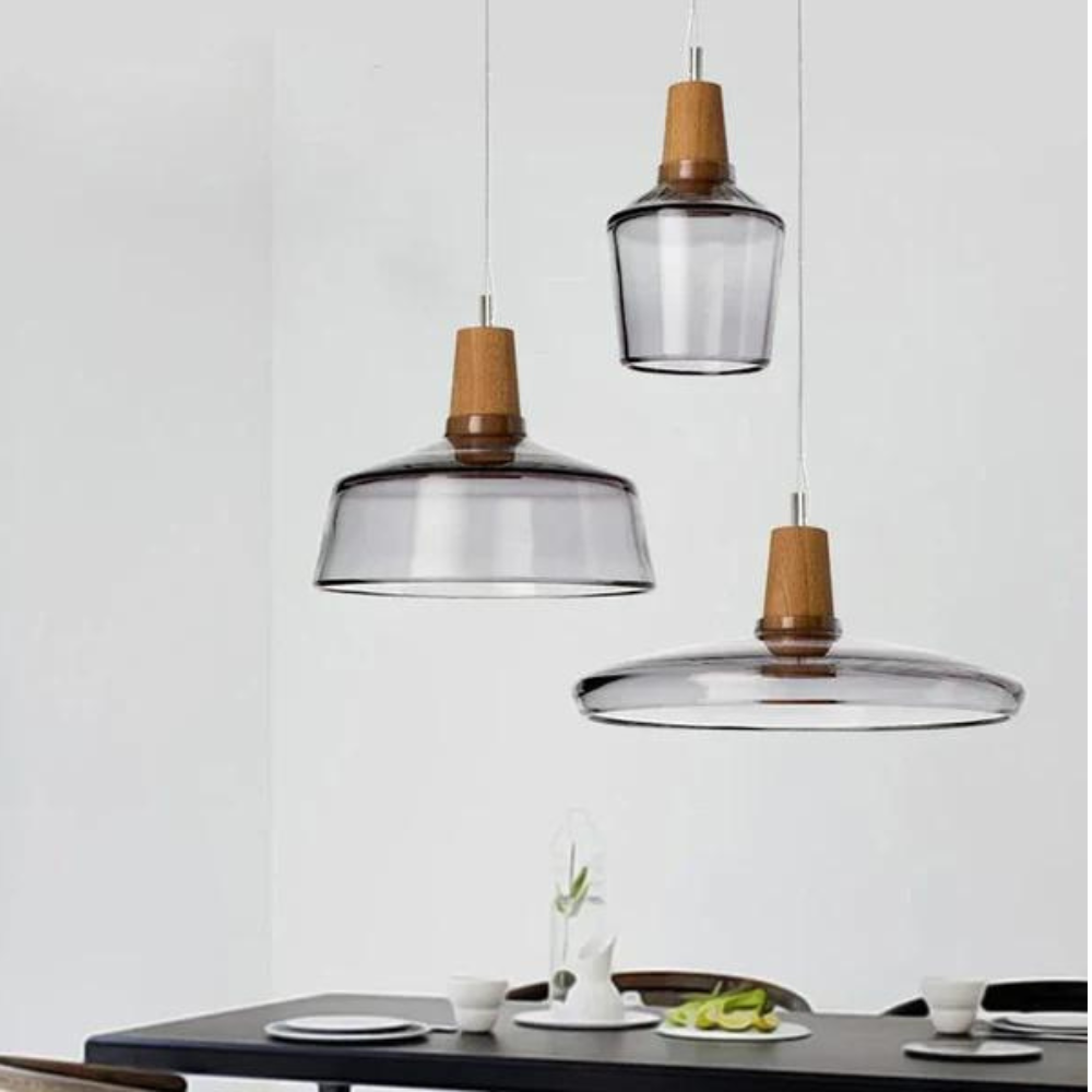 Suspension en bois et verre – Élégance intemporelle
