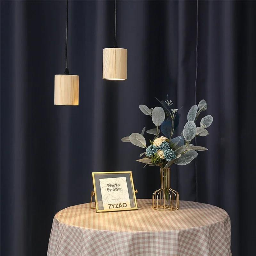 Elegante lámpara colgante cilíndrica de madera
