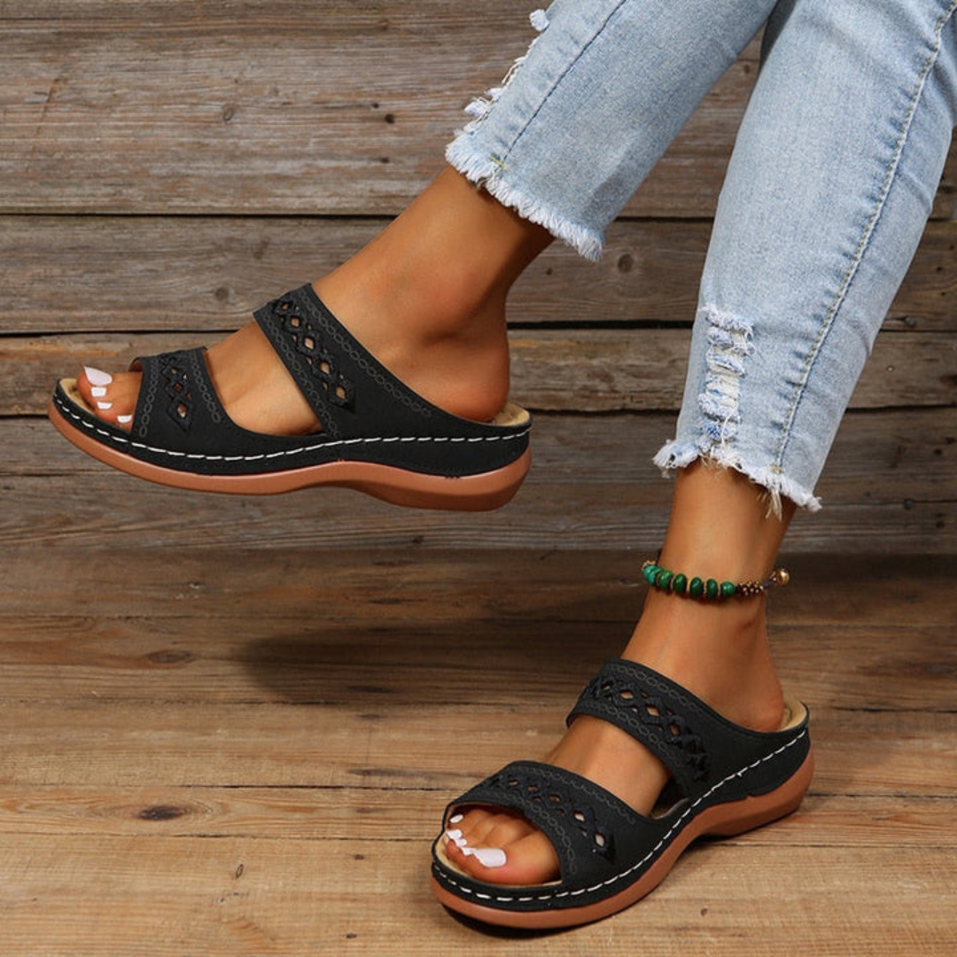 Summer sandals with double strap for women