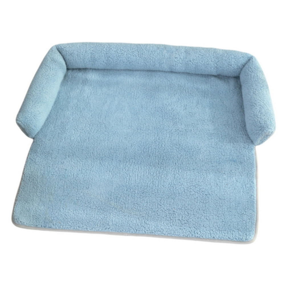 Cosy non-slip dog bed blanket with neck cushion