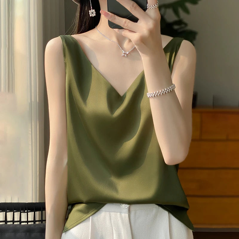 Top de seda elegante para mujer con un estilo sofisticado