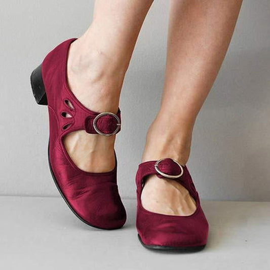 Leather ladies' shoes with low heels - Aya