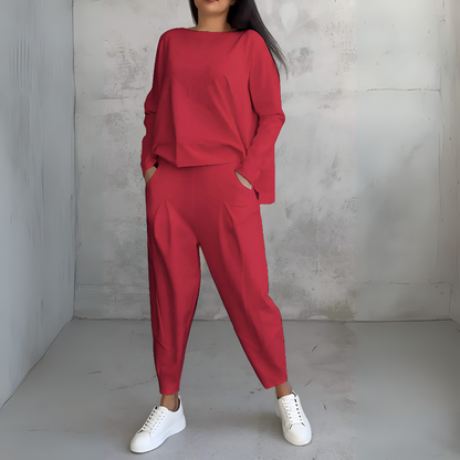 Conjunto deportivo de dos piezas con cuello redondo y mangas largas