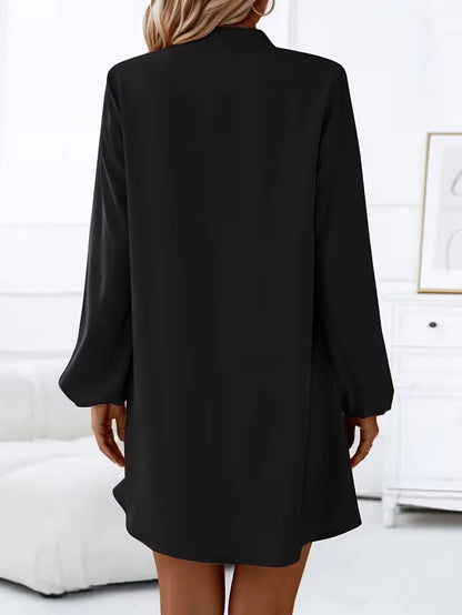 Robe chemise avec col en V et manches longues