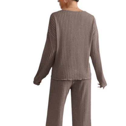 Completo da donna in maglia per il relax, dalla texture morbida e confortevole