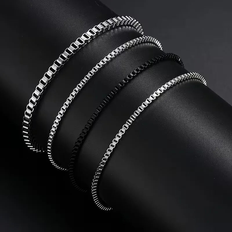 Ensemble de quatre bracelets minimalistes