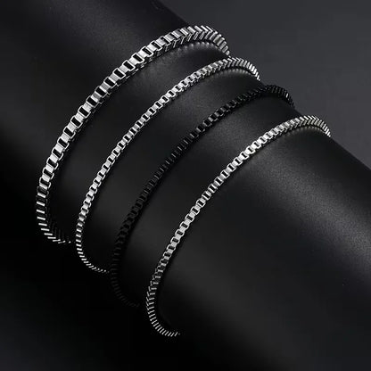 Ensemble de quatre bracelets minimalistes