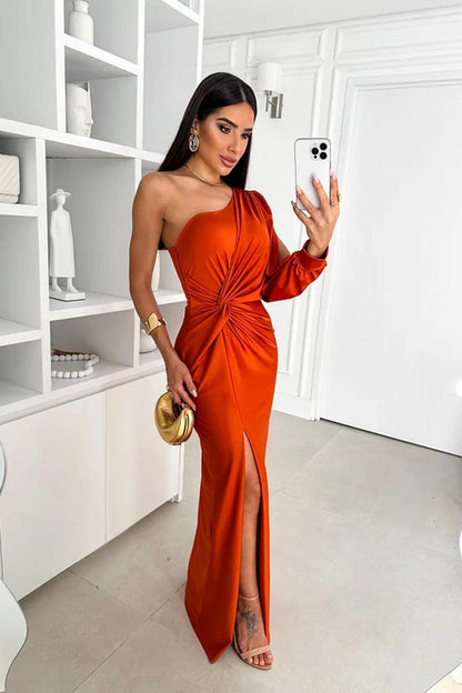 Sanne - Elegant Evening Dress with Refined Details