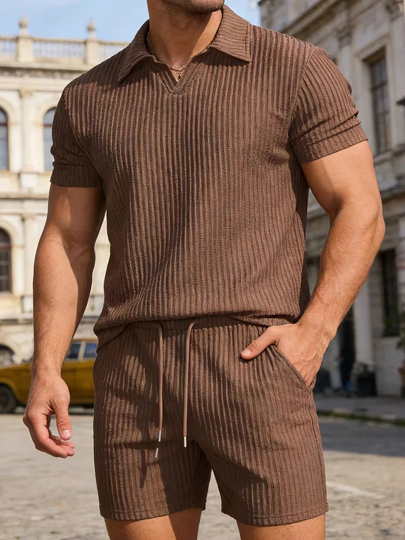 Ensemble de vêtements d'été avec polo