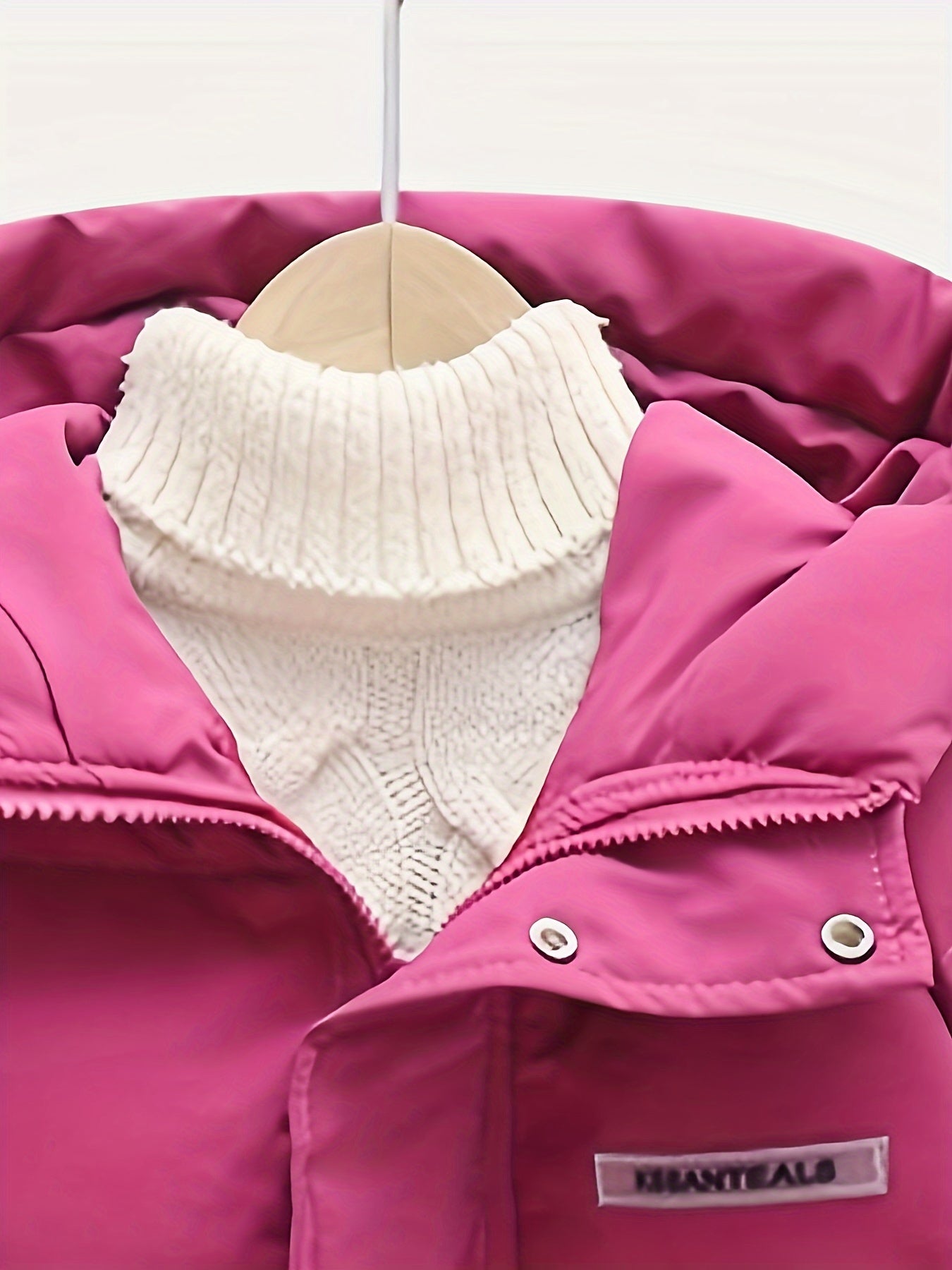 Die Winterjacke für Mädchen und Jungen mit gestreifter Schnürung und wattierter Jacke – Ollie