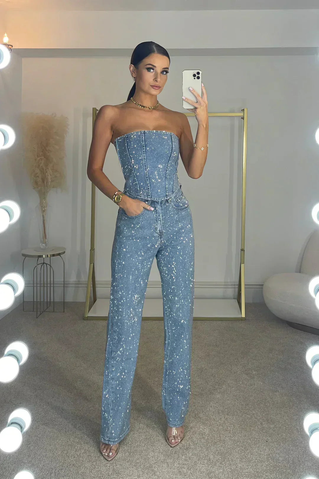 Ensemble à paillettes pour femme avec crop top bustier à sequins et jean