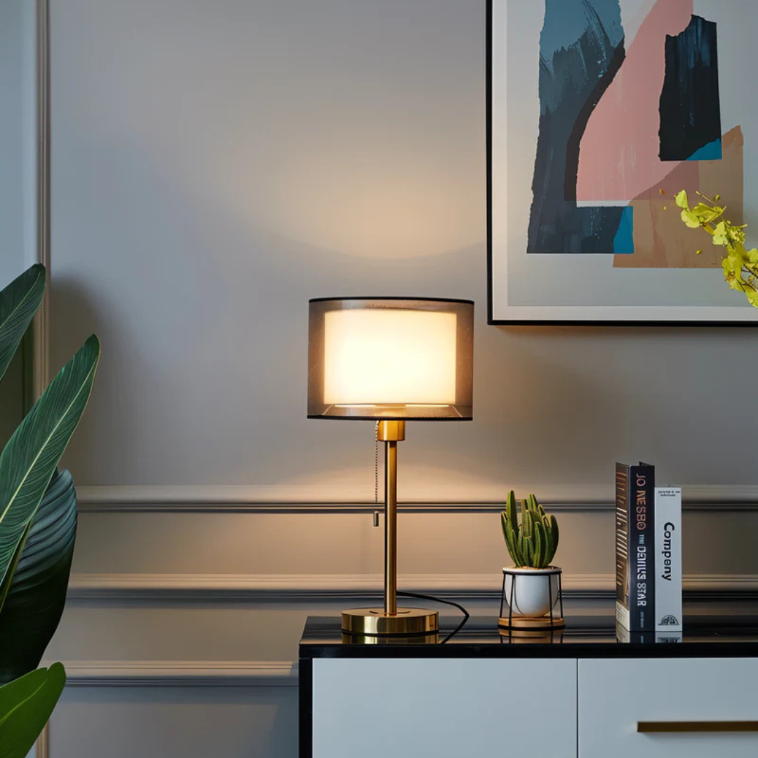 Lampada da tavolo vintage con doppio paralume in tessuto per una calda luce d’atmosfera a LED