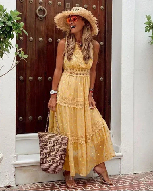 Langes Maxikleid mit Muster und V-Ausschnitt