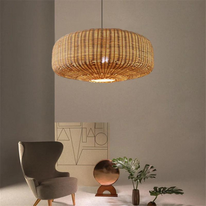 Candeeiro suspenso em rattan entrançado – Natural e elegante