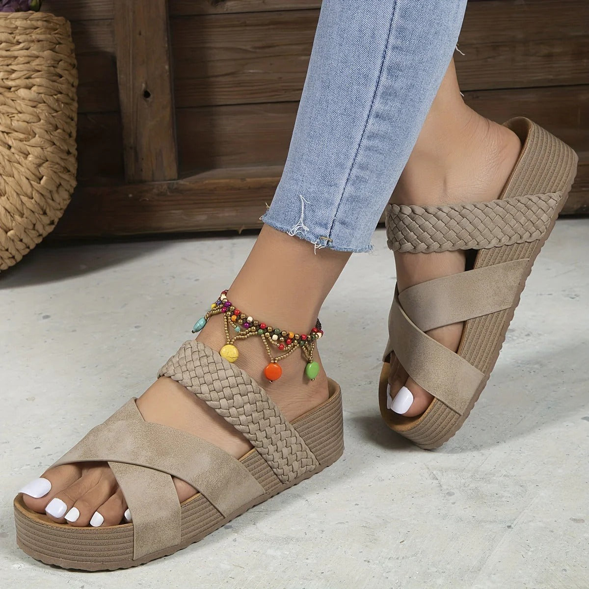 Women's Sandals with Good Footbed - Ary