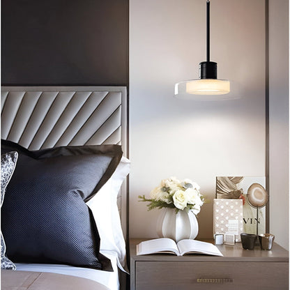 Pendellampe i fransk stil - elegant design i akryl og jern