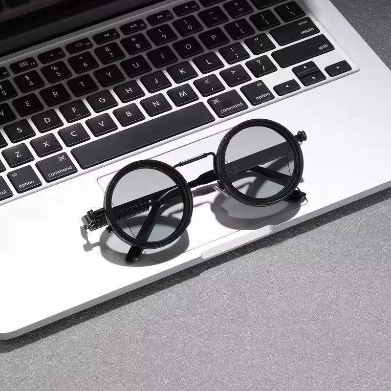 Lunettes de soleil rondes au design steampunk