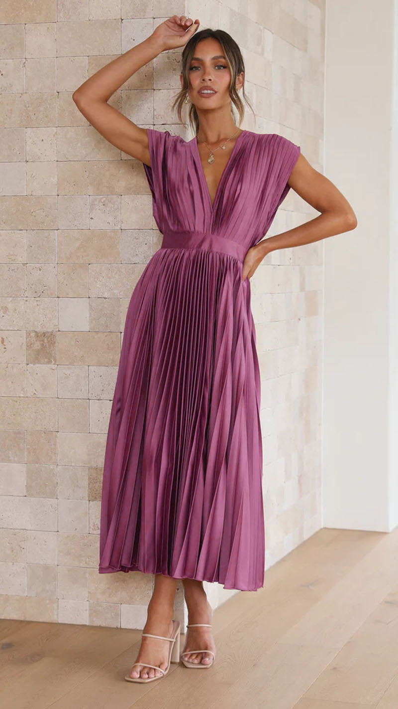 Ilse - Refined Pleated Midi Dress with V-Neck
