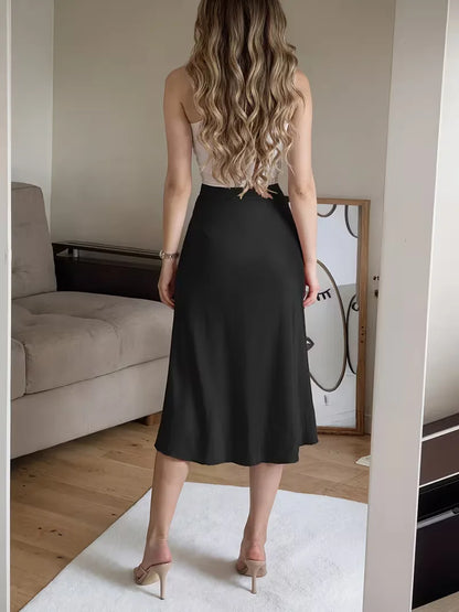 Jupe en satin avec fente haute