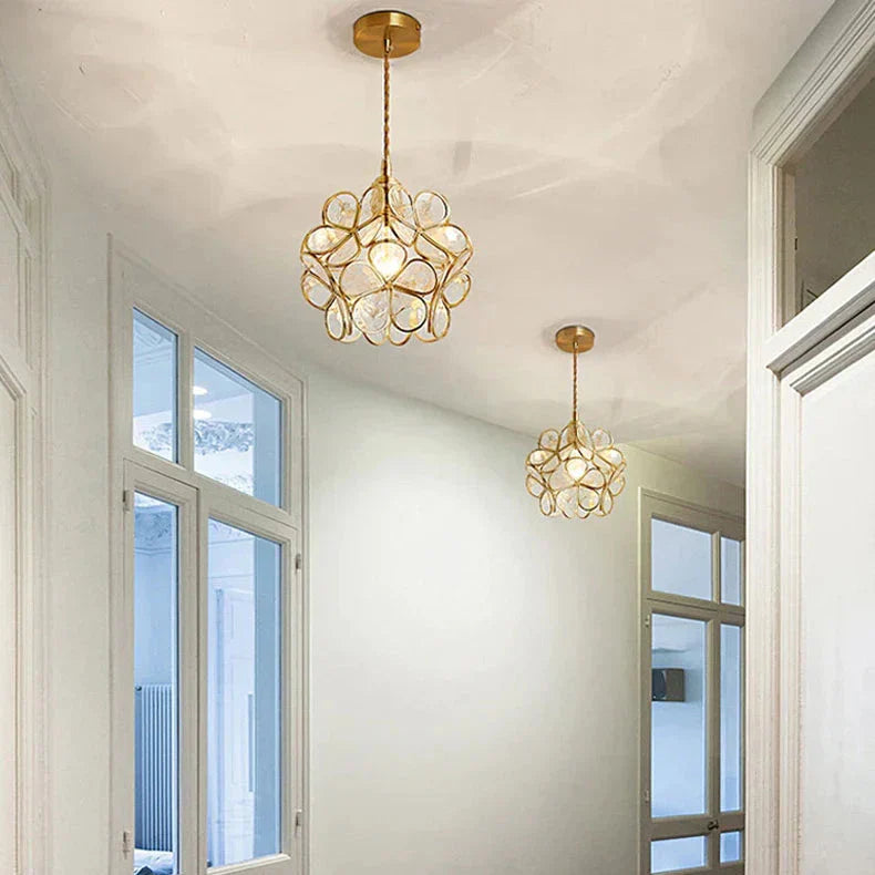 Lampă suspendată din sticlă în formă de floare, design nordic