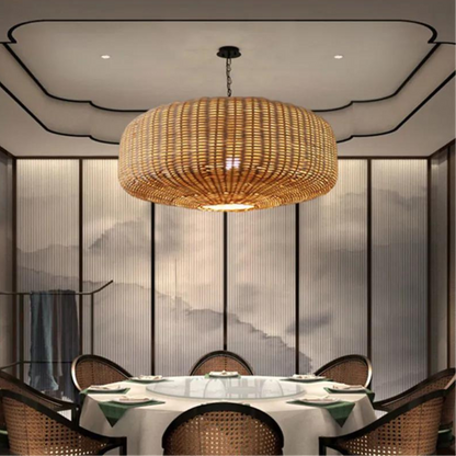 Candeeiro suspenso em rattan entrançado – Natural e elegante