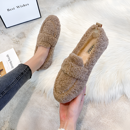 Plush slippers for women