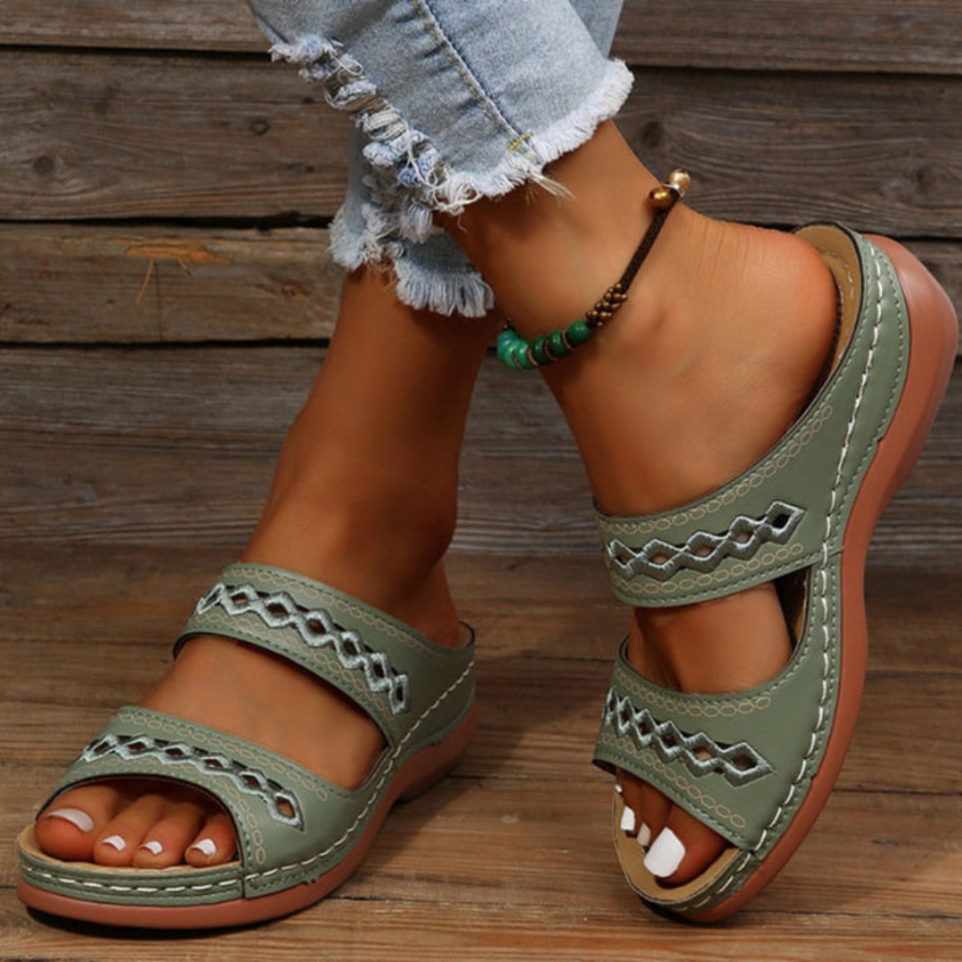 Summer sandals with double strap for women