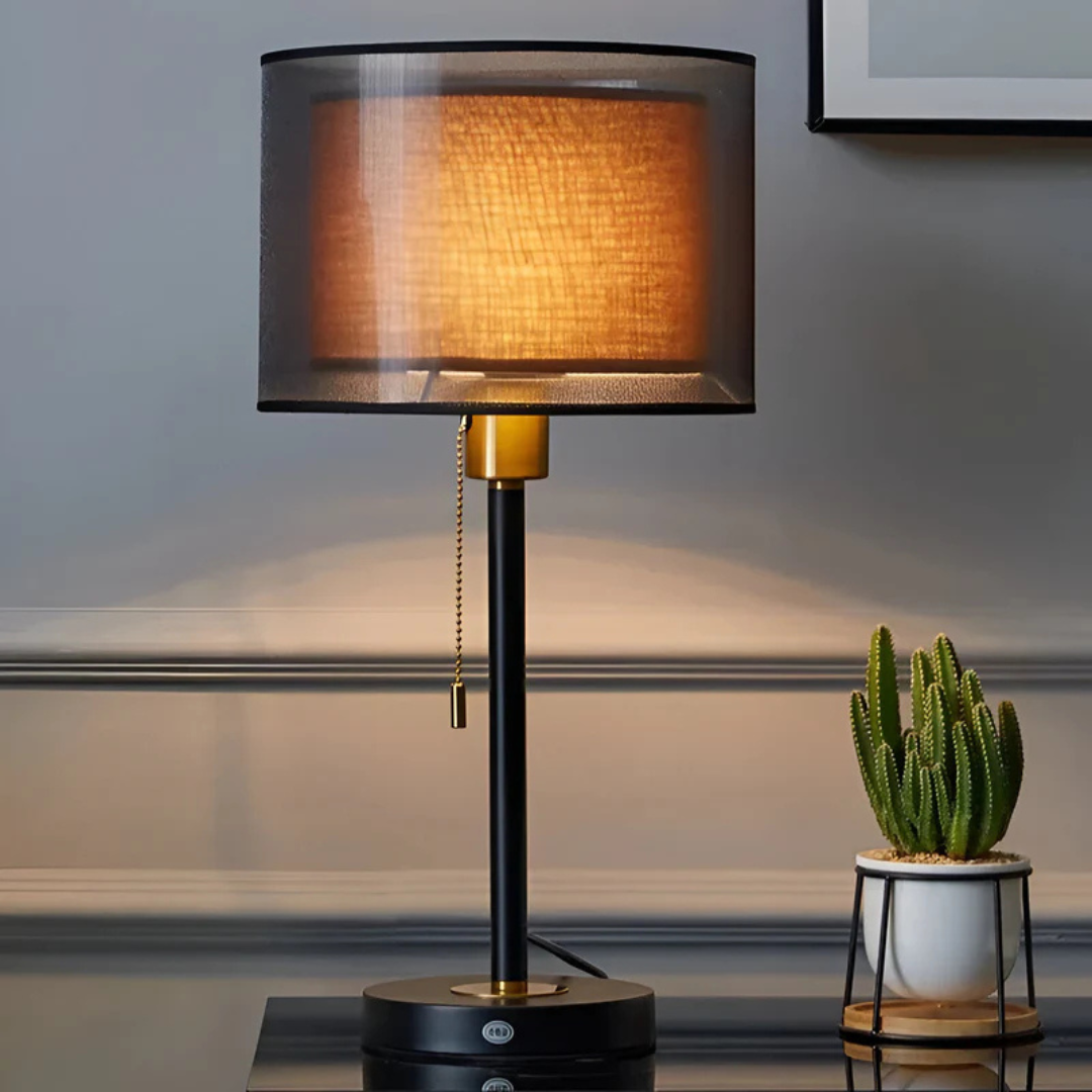 Lampada da tavolo vintage con doppio paralume in tessuto per una calda luce d’atmosfera a LED