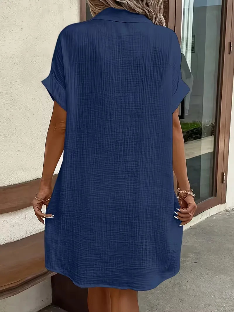 Robe chemise avec col en V et manches courtes