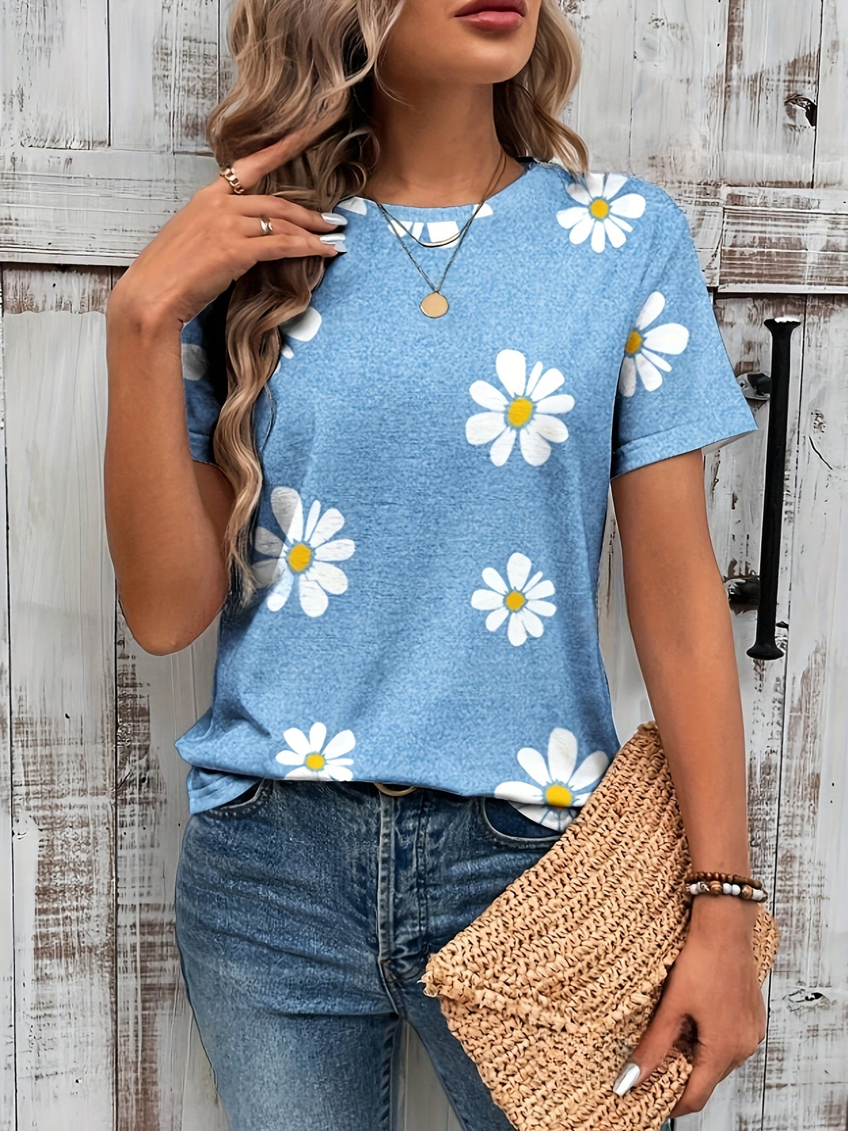 Daisy Flower Print Crewneck T-shirt – Casual and Breathable for Spring and Summer