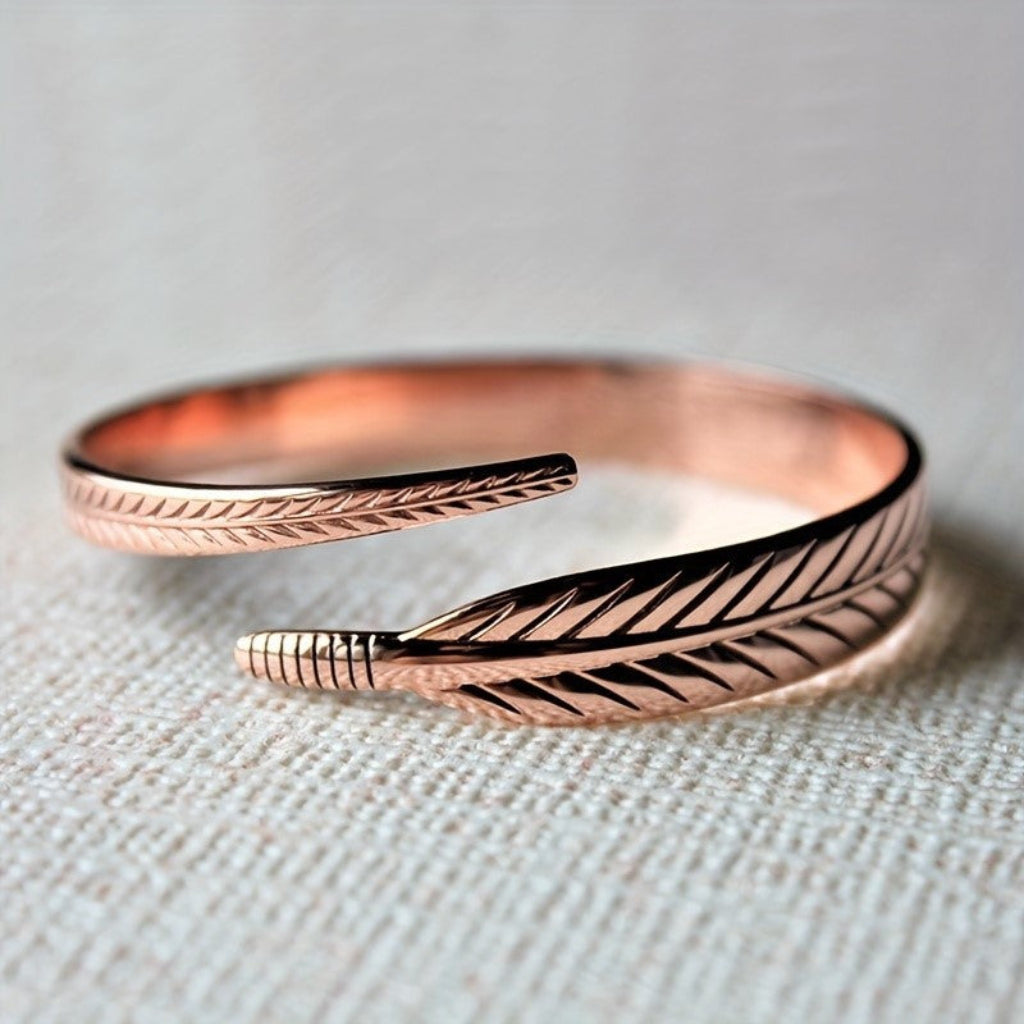 Retro Bracelet with Leaf Pattern Elegant