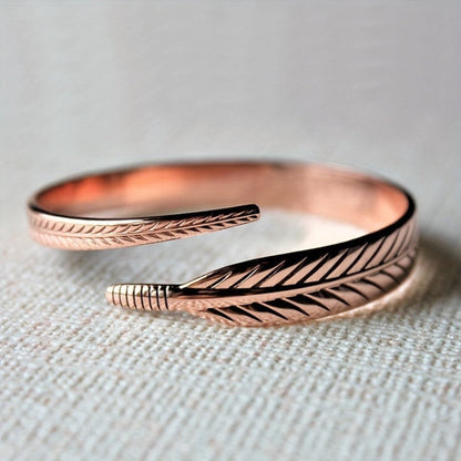 Retro Bracelet with Leaf Pattern Elegant