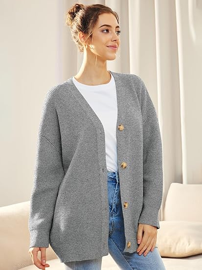 Oversized women's cardigan with V-neck and button closure - Aleen