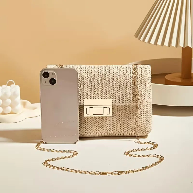 Pochette tissée avec fermeture dorée